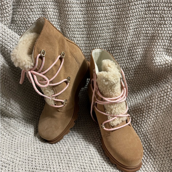 Sorel Shoes - Sorel Women's Joan of Arctic Wedge III, Size 8.5